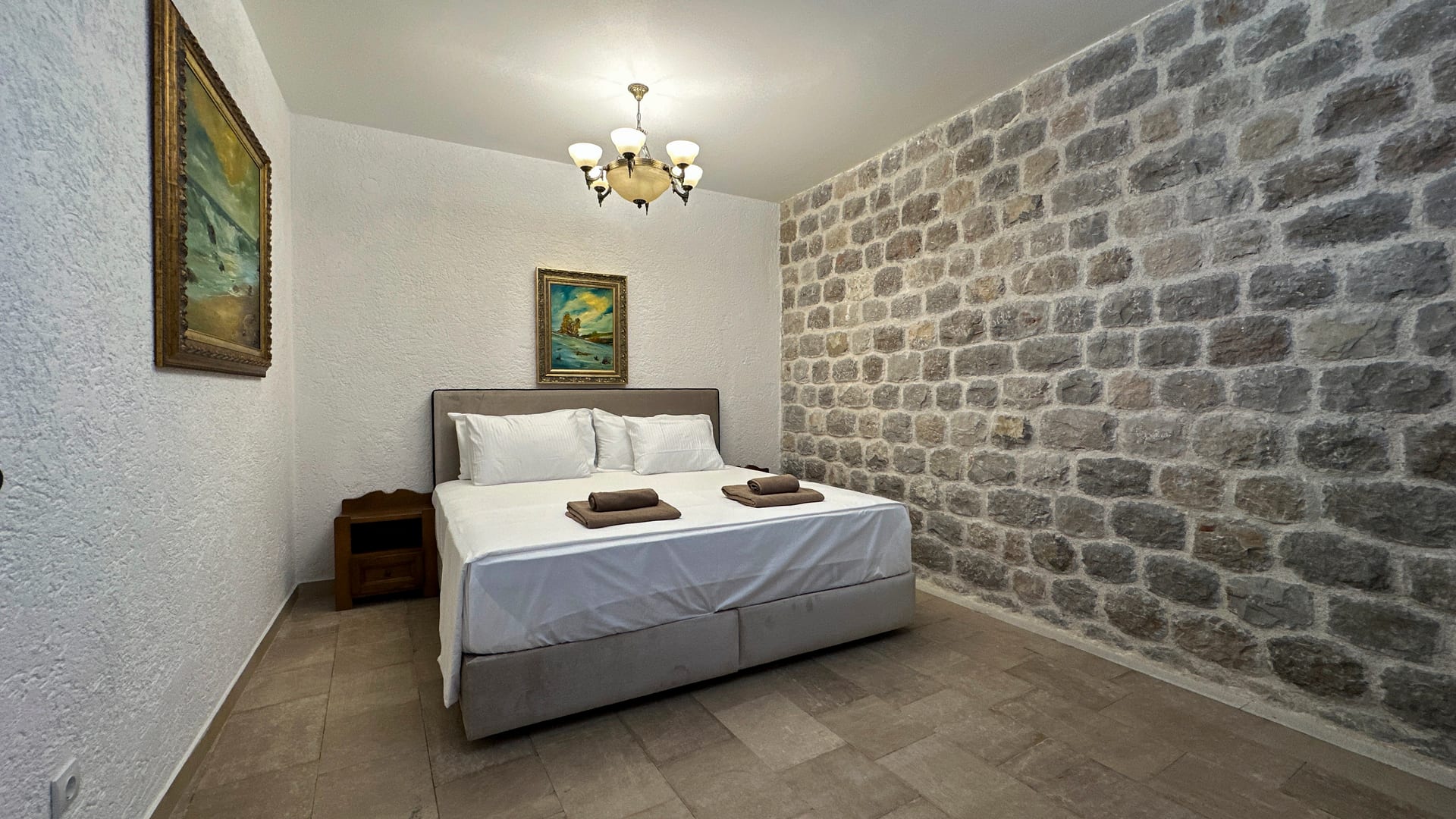 Suite No. 01 — Stone & Beam